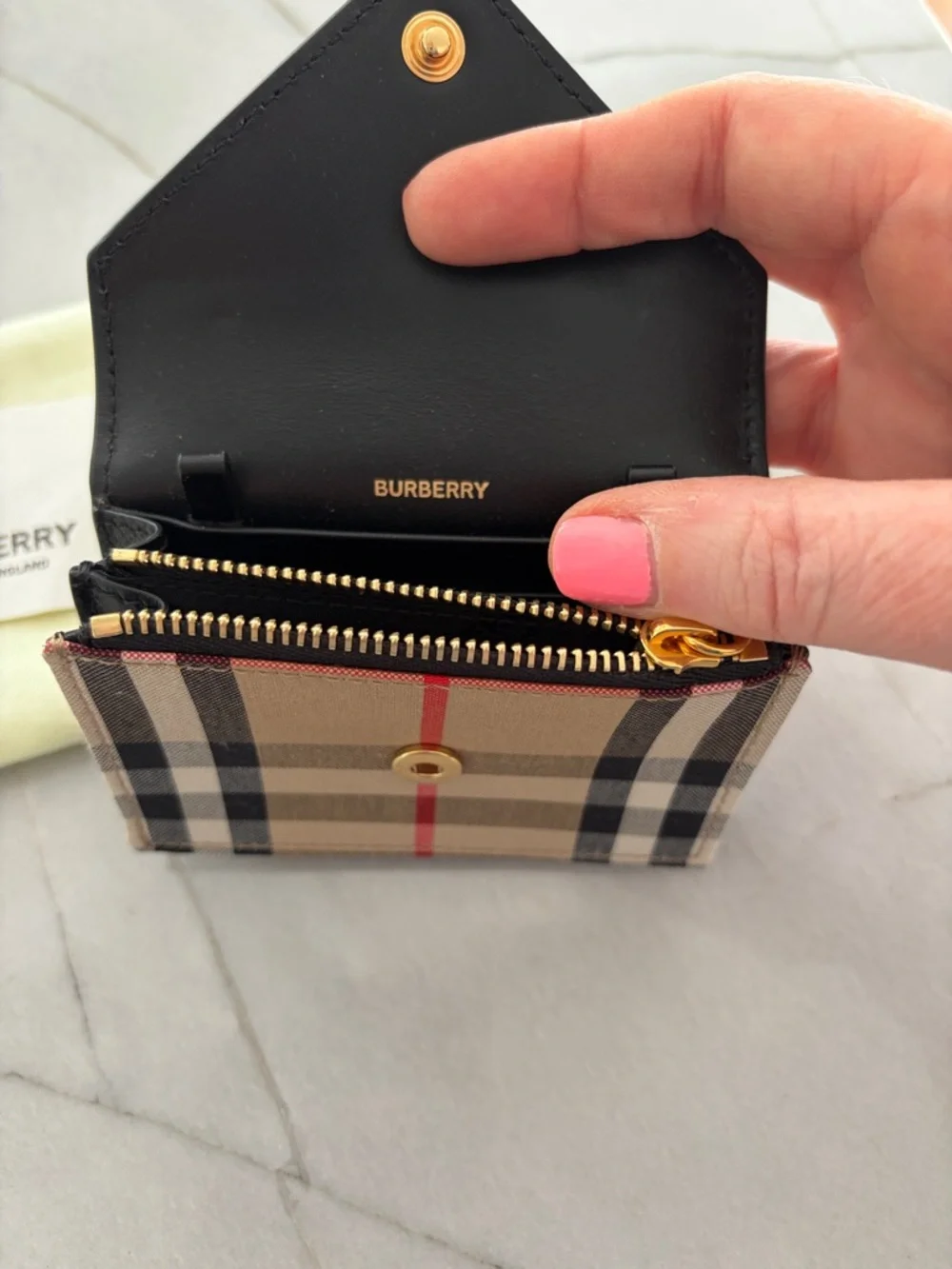 Burberry Black & Beige Check Envelope Card Holder with Red Accent - Picture 3 of 4